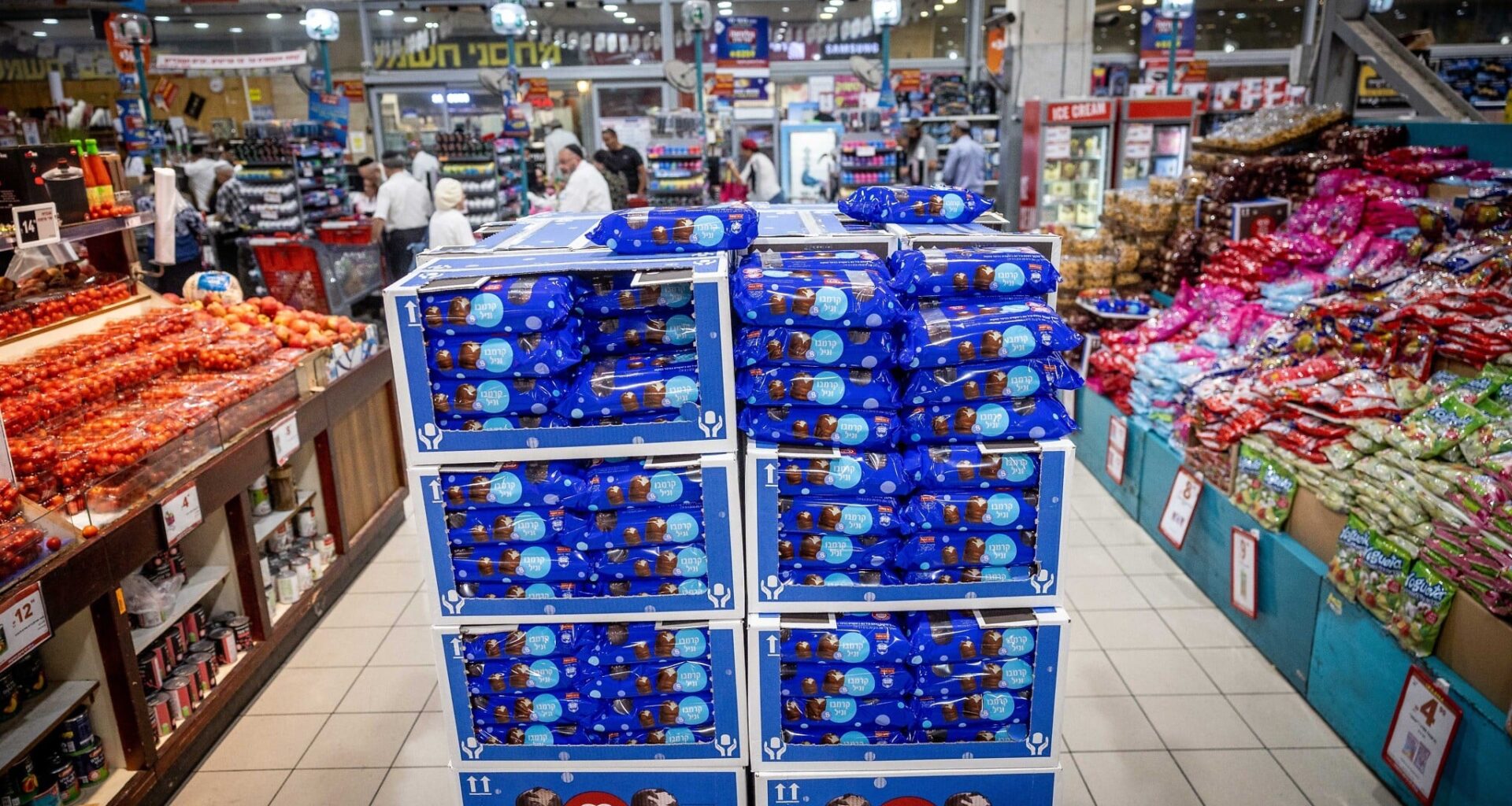Israelis hit by soaring food prices as producers, grocers feast on wartime windfall
