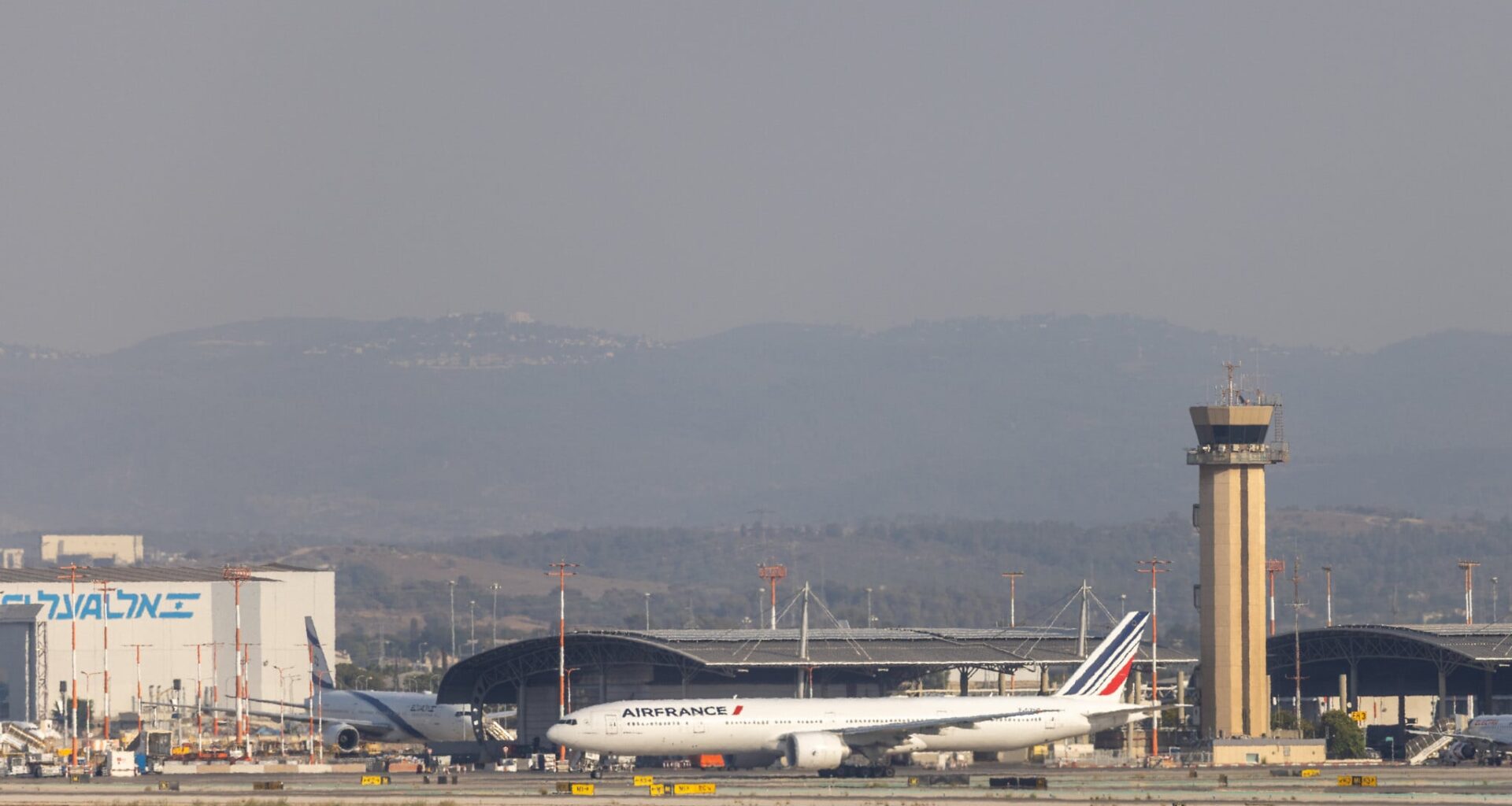 Air France and KLM cancel weekend flights to Tel Aviv, citing regional tensions