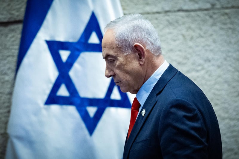 Coalition advances bill to repeal criminal charge that Netanyahu faces in his trial
