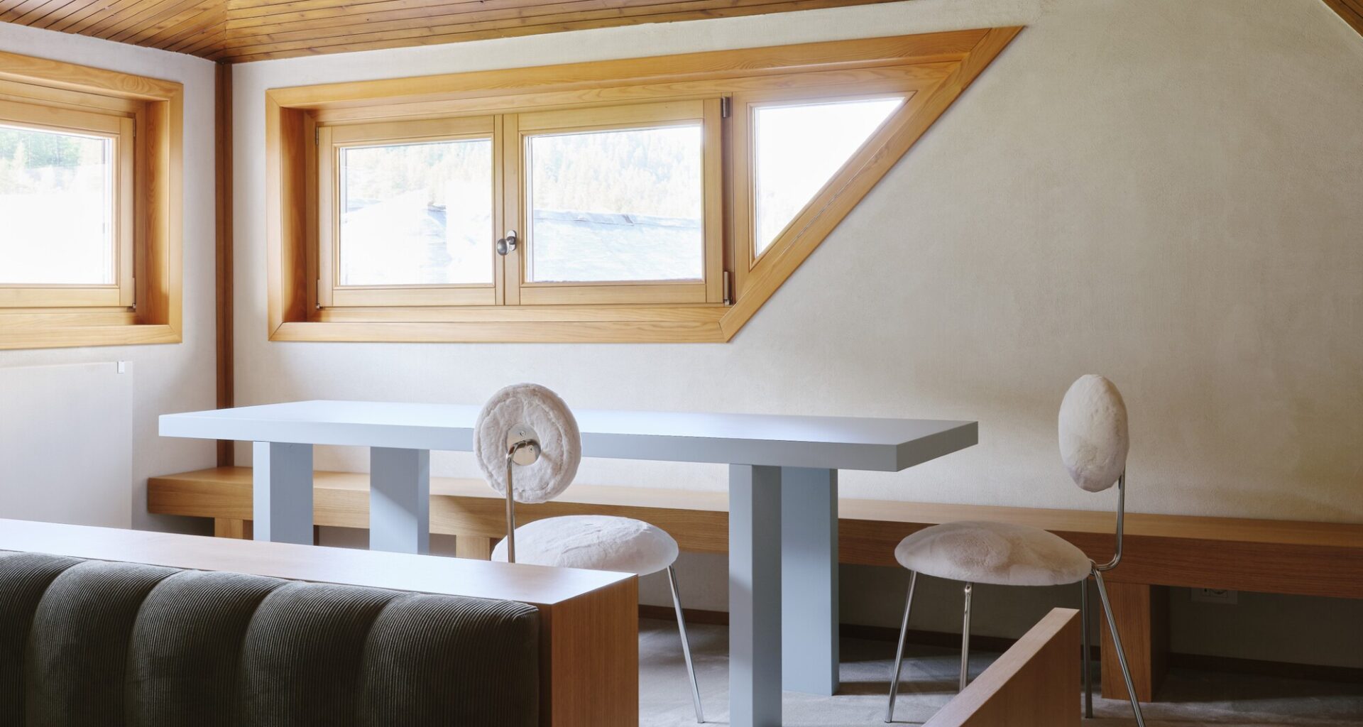 An Interior at Giomein Cervinia / co.arch studio