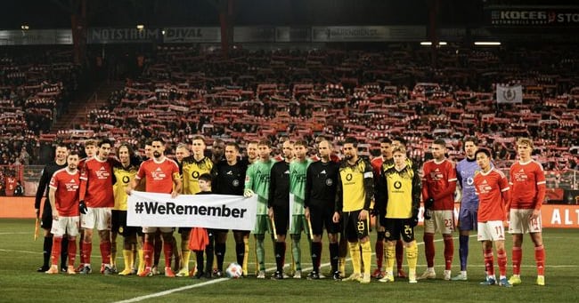 Bundesliga observes Remembrance Day with #WeRemember campaign - 조선일보