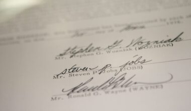 Apple cofounder Ronald Wayne sold his 10% stake for $800 in 1976—today it’d be worth $400 billion