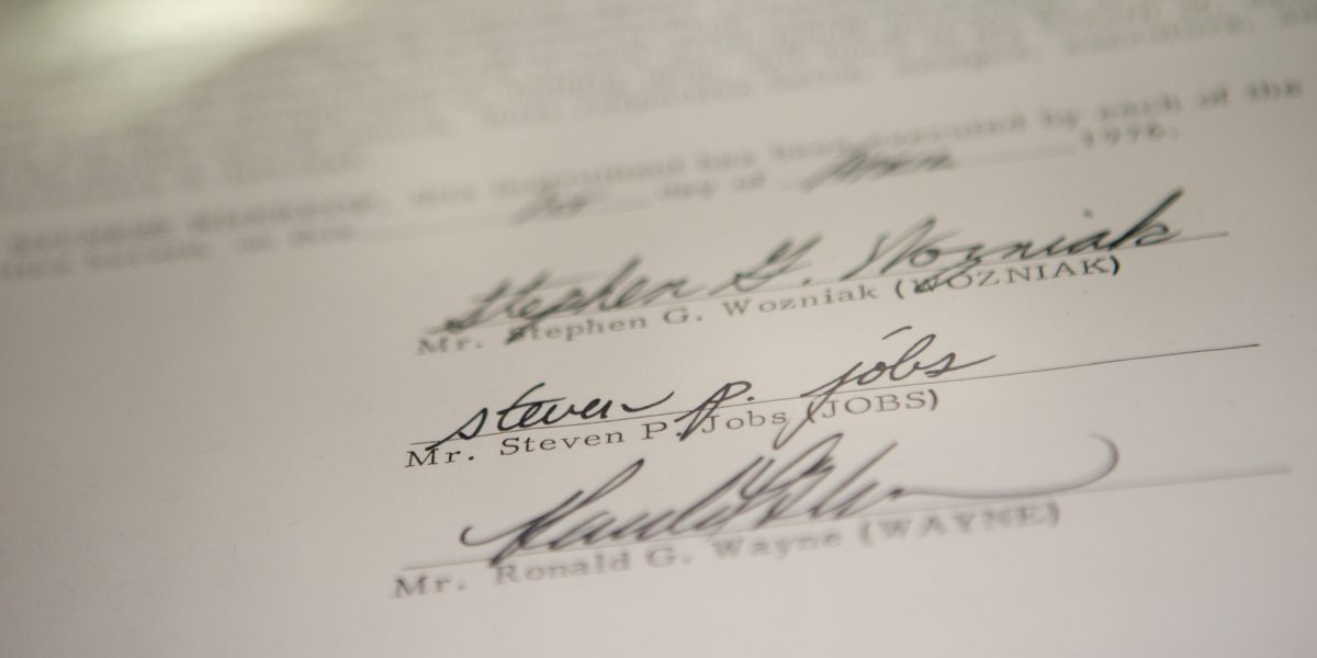 Apple cofounder Ronald Wayne sold his 10% stake for $800 in 1976—today it’d be worth $400 billion