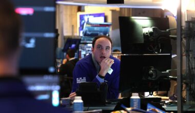 Stock Indexes Rise to Begin Big Tech Earnings, Fed Decision Week; Gold Tops $5,000 for First Time