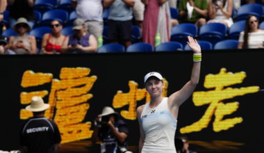 Rybakina pulls away to defeat Swiatek in Australian Open quarterfinals