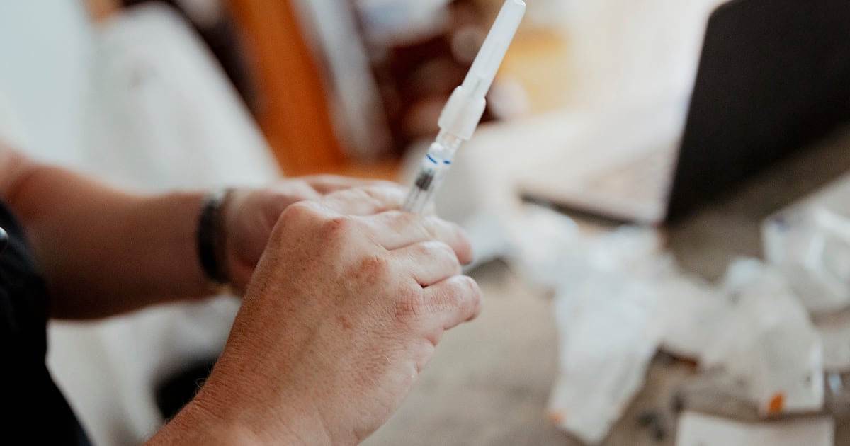 Flu hospitalisations up by a third in one week, HSE figures show – The Irish Times