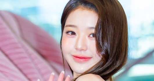 IVE's Jang Won-young Surpasses BLACKPINK's Jennie in Brand Rankings - 조선일보