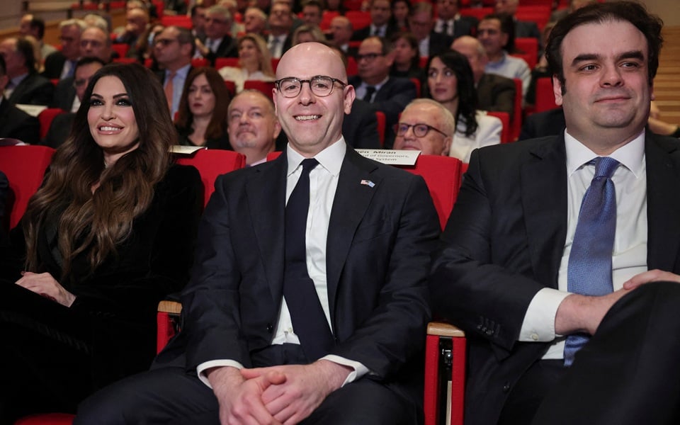 Fed board member cites Greece’s example on deregulation