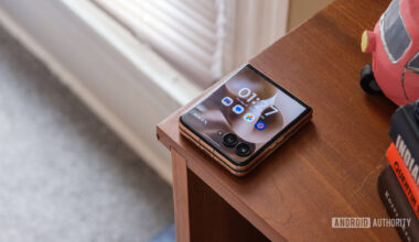 Motorola Razr Ultra on bookshelf