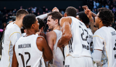 Whites chasing victory behind closed doors