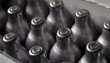 Labor induction methods show similar effectiveness and differing safety profiles