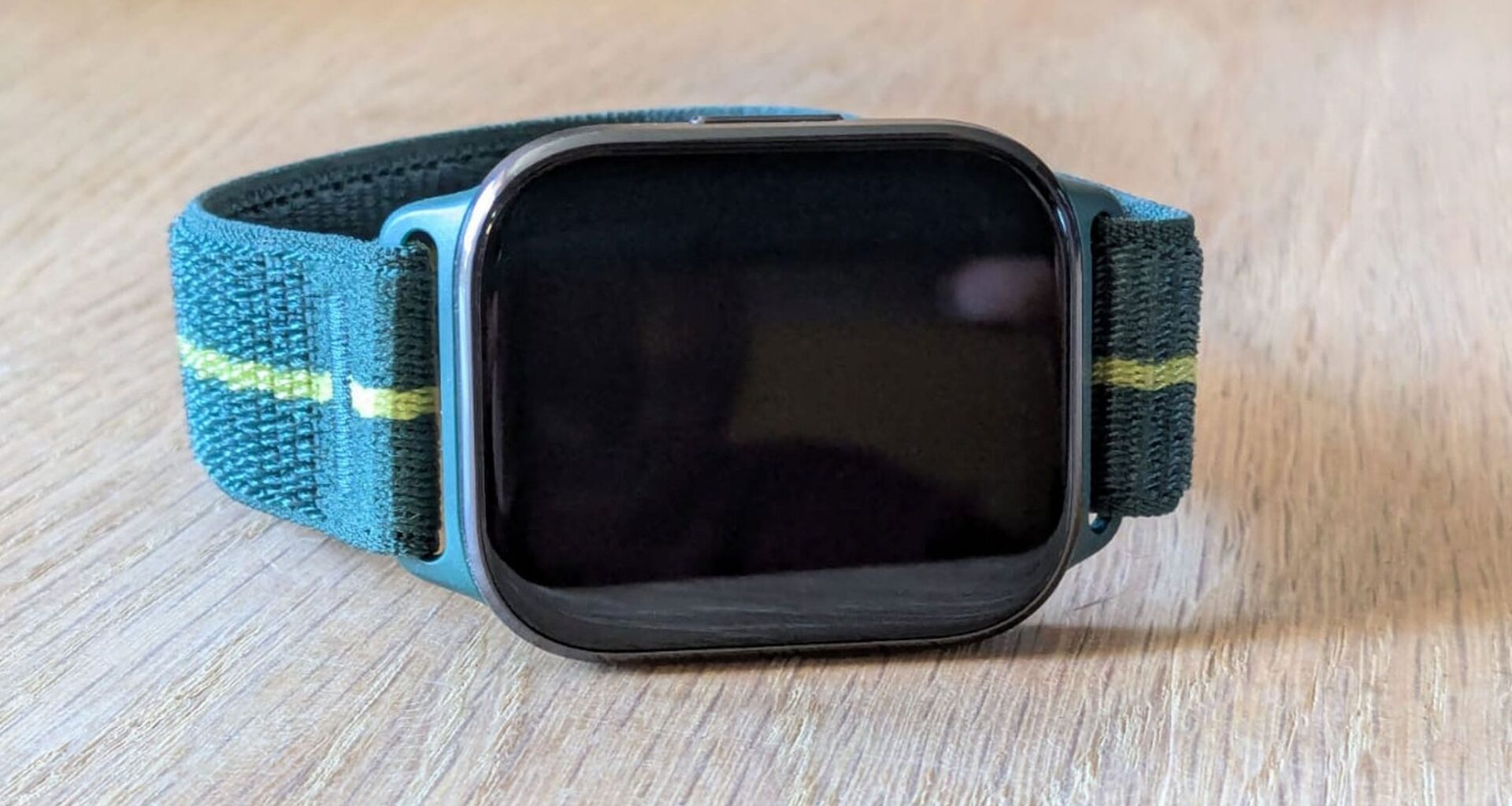 We tested the Motorola Moto Watch Fit: It is a great pick for yoga enthusiasts