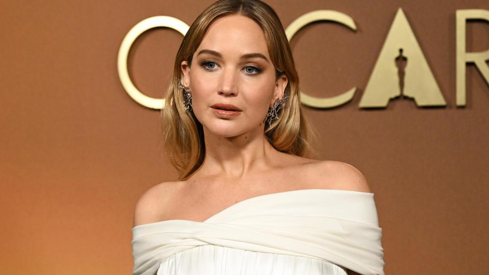 Jennifer Lawrence Roasts White Men, Champions Women Directors