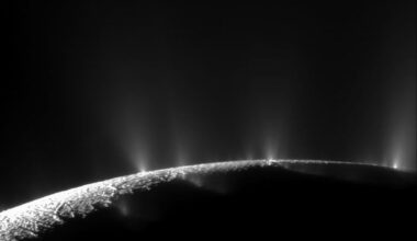 Image of plumes on Saturn’s icy moon Enceladus obtained by NASA’s Cassini spacecraft. (Credit: NASA/JPL/Space Science Institute)