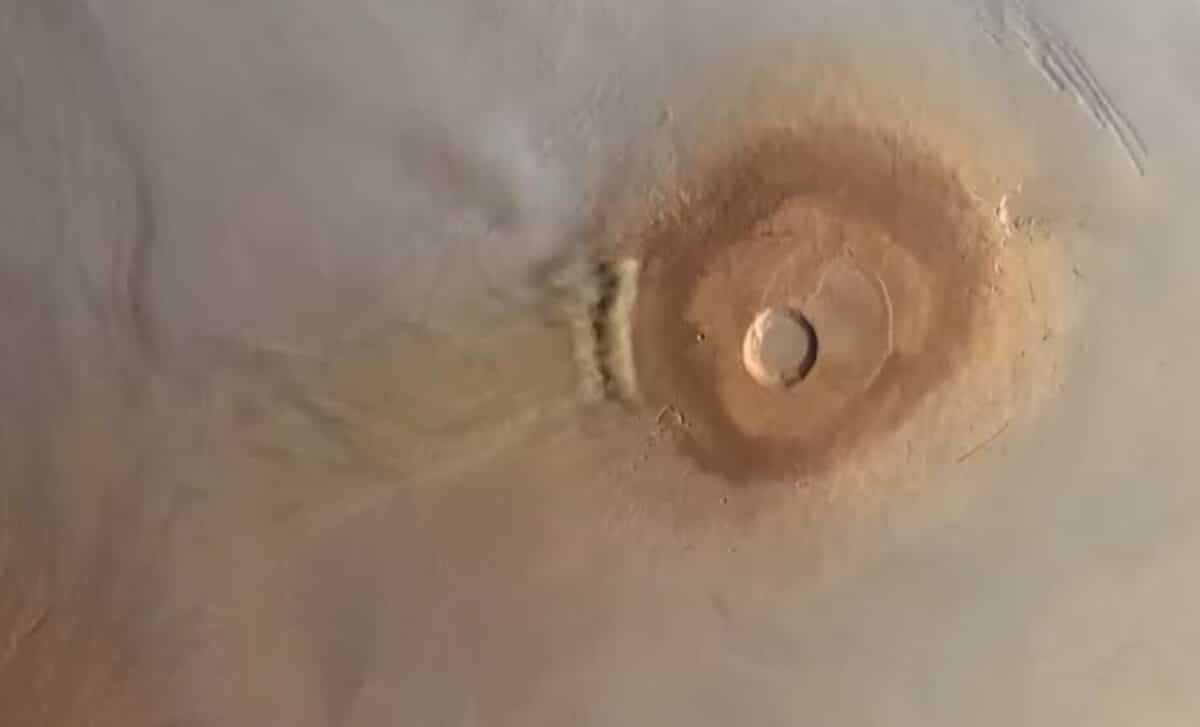 Rare Photos Show Mars’ Moon Phobos Hovering Over Giant Volcanoes