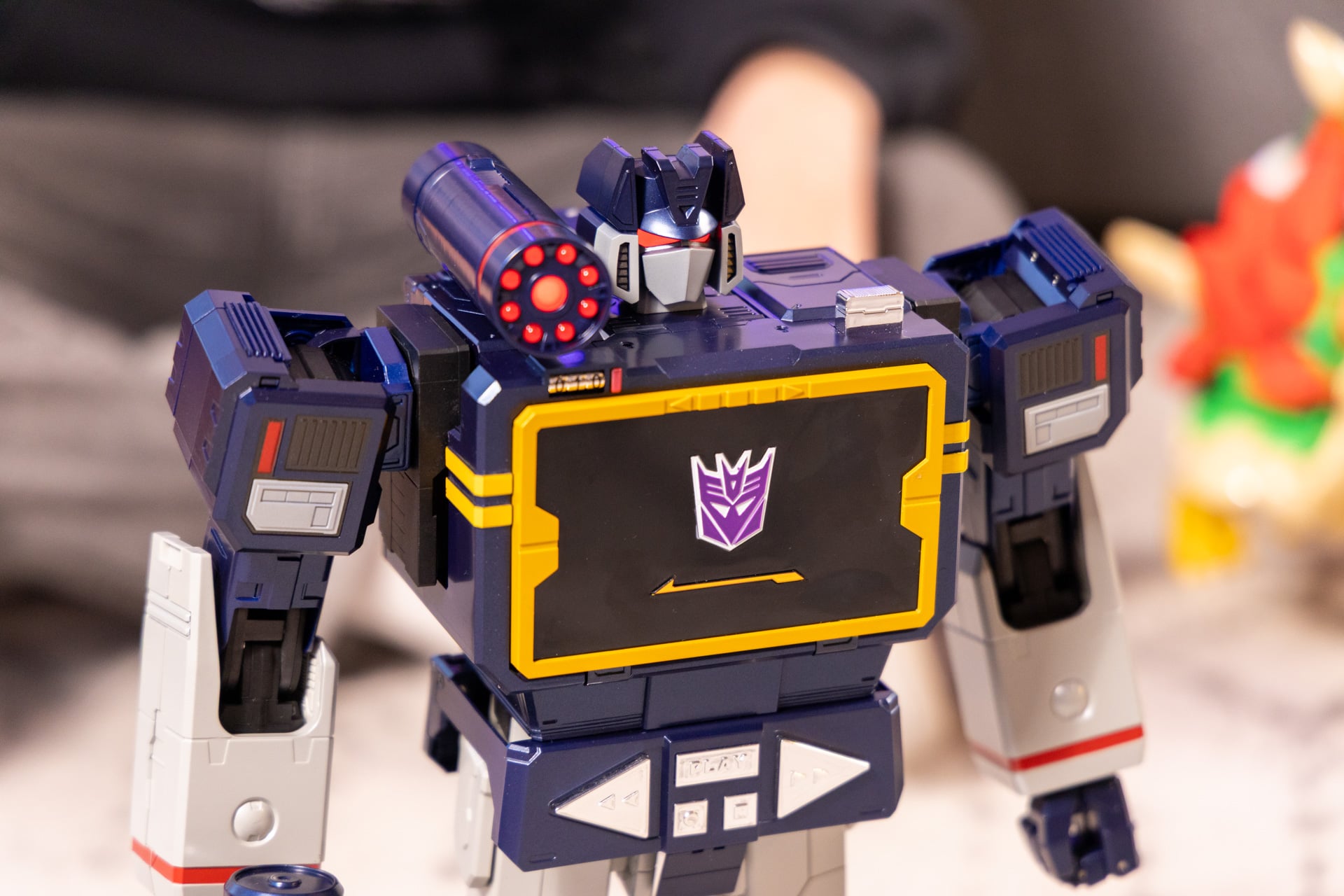 Robosen Soundwave Cassette Speaker Review 3