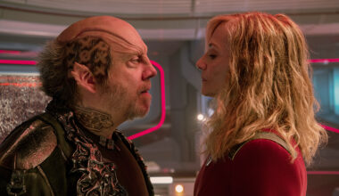 Paul Giamatti and Holly Hunter in 'Star Trek: Starfleet Academy'