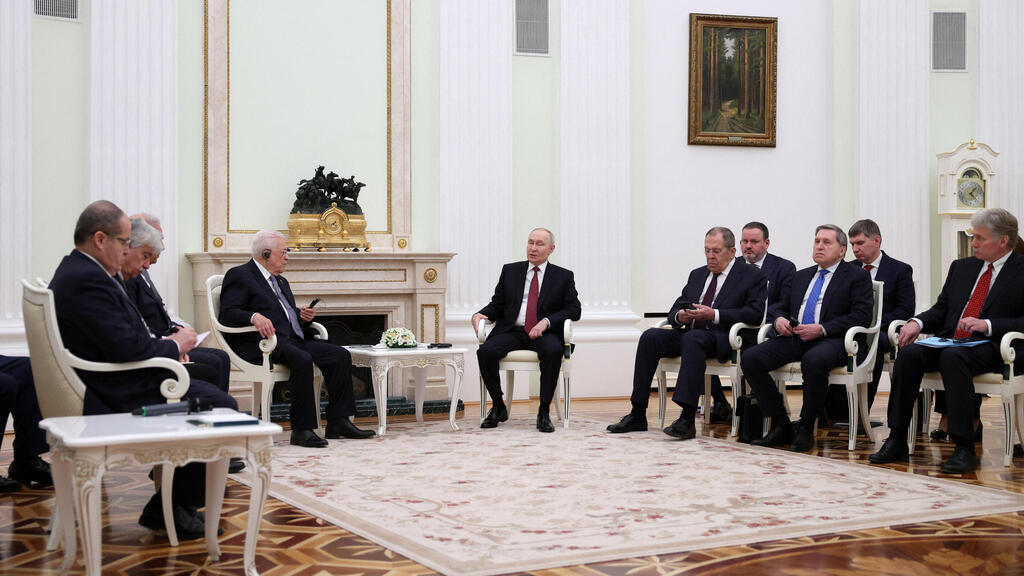 נשיא רוסיה עם ראש הרשות הפלסטינית אבו מאזן ב קרמלין