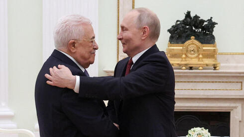 Abbas meets Putin in high-profile Moscow