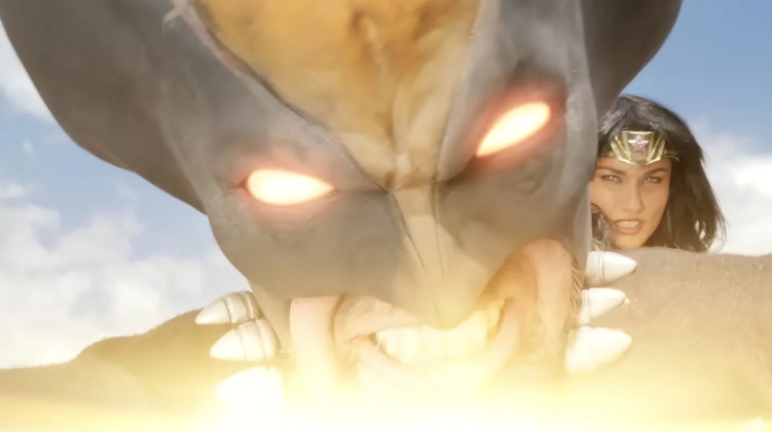 Wolverine Crashes Themyscira in a Wild X-Men vs Wonder Woman Fan Film Throwback — GeekTyrant