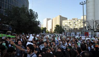 Quarantine Iran’s Oil to Collapse Regime