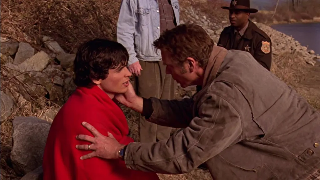 Tom Welling as Clark Kent in Smallville episode Pilot (Season 1, Episode 1)