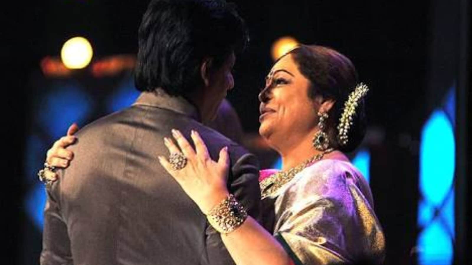 Interestingly, there is one iconic Shah Rukh Khan film where Kirron Kher does not appear. Despite that, she played an important role in shaping the film.