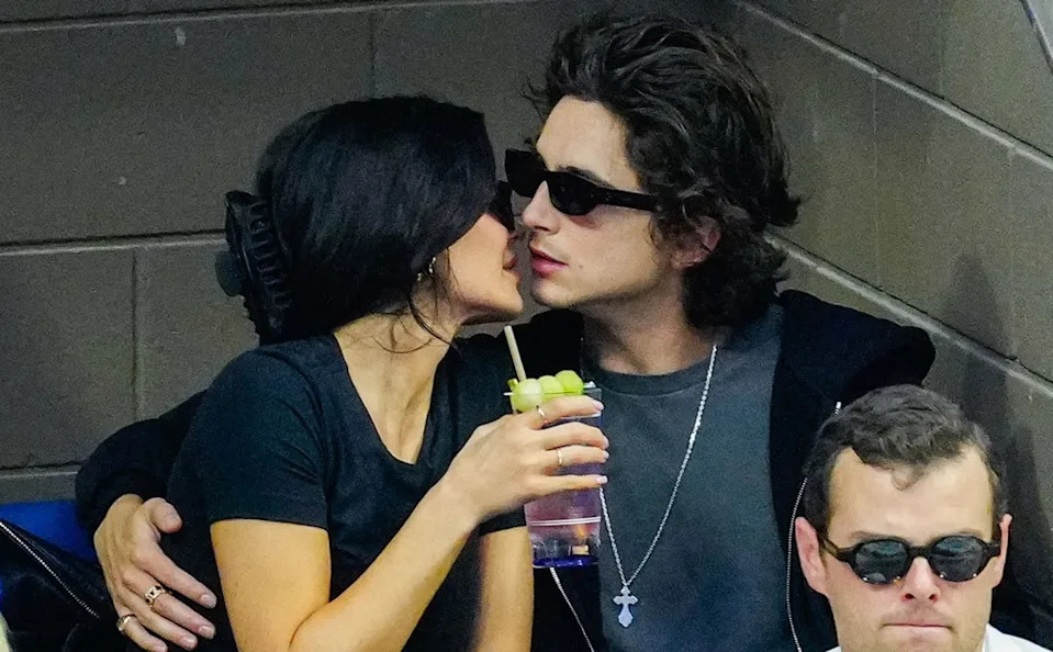 <p>Courtside Kiss: September 2023</p>