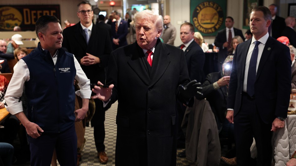 Gold Hits Record Above $5,280 as Trump Dollar Comments Aid Rally