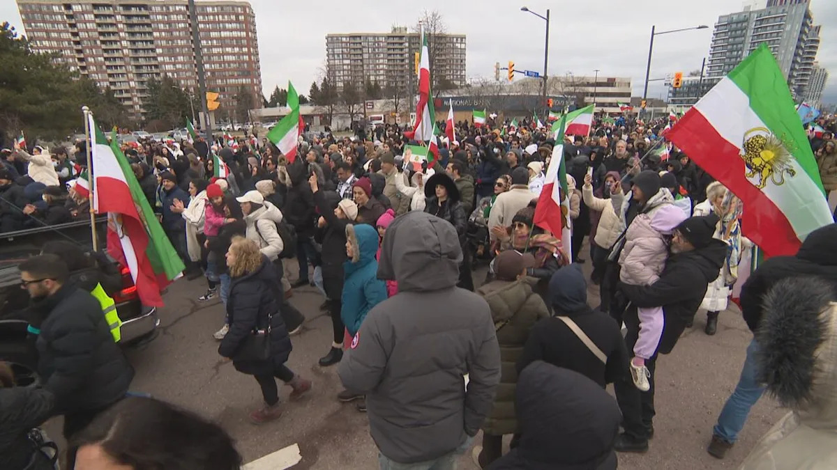 Richmond Hill march draws 1,000 in solidarity with Iran protesters