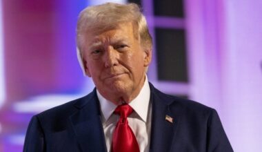 Trump's Flat Rate Medicare Advantage Proposal Is 'Shock To The System,' Risking 20% Earnings Hit, Delaying Healthcare Turnaround