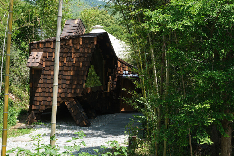 eliminating the need for perimeter walls