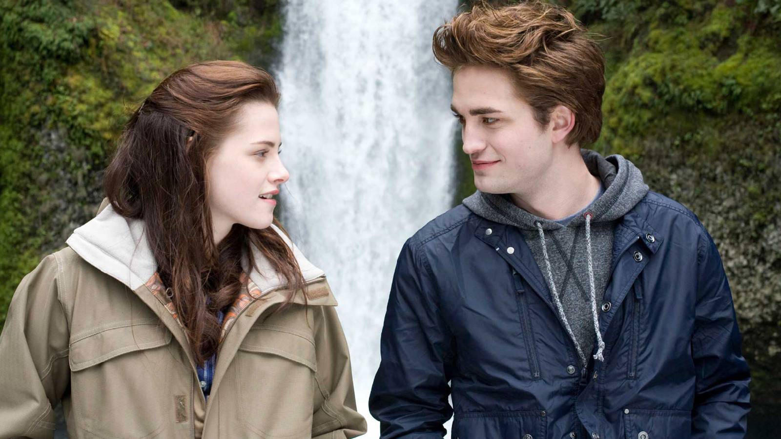 Kristen Stewart Wants To Direct Twilight Reboot with "Huge Budget"