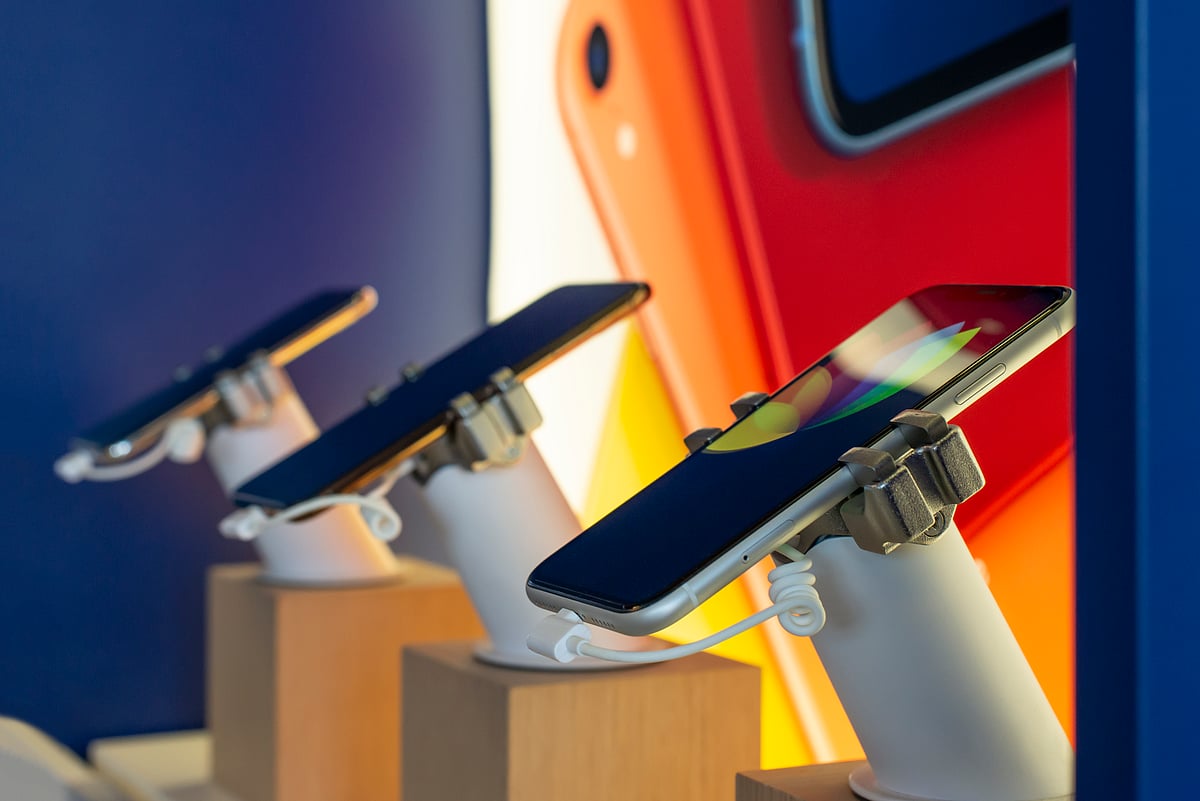 Govt Proposes Mandatory Source Code Disclosure By Smartphone Makers; Apple, Samsung Push Back: Report