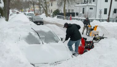 US Natural Gas Slips, Halting Historic Rally After Cold Snap