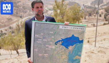 Israel clears final hurdle to start settlement construction that would cut the West Bank in two