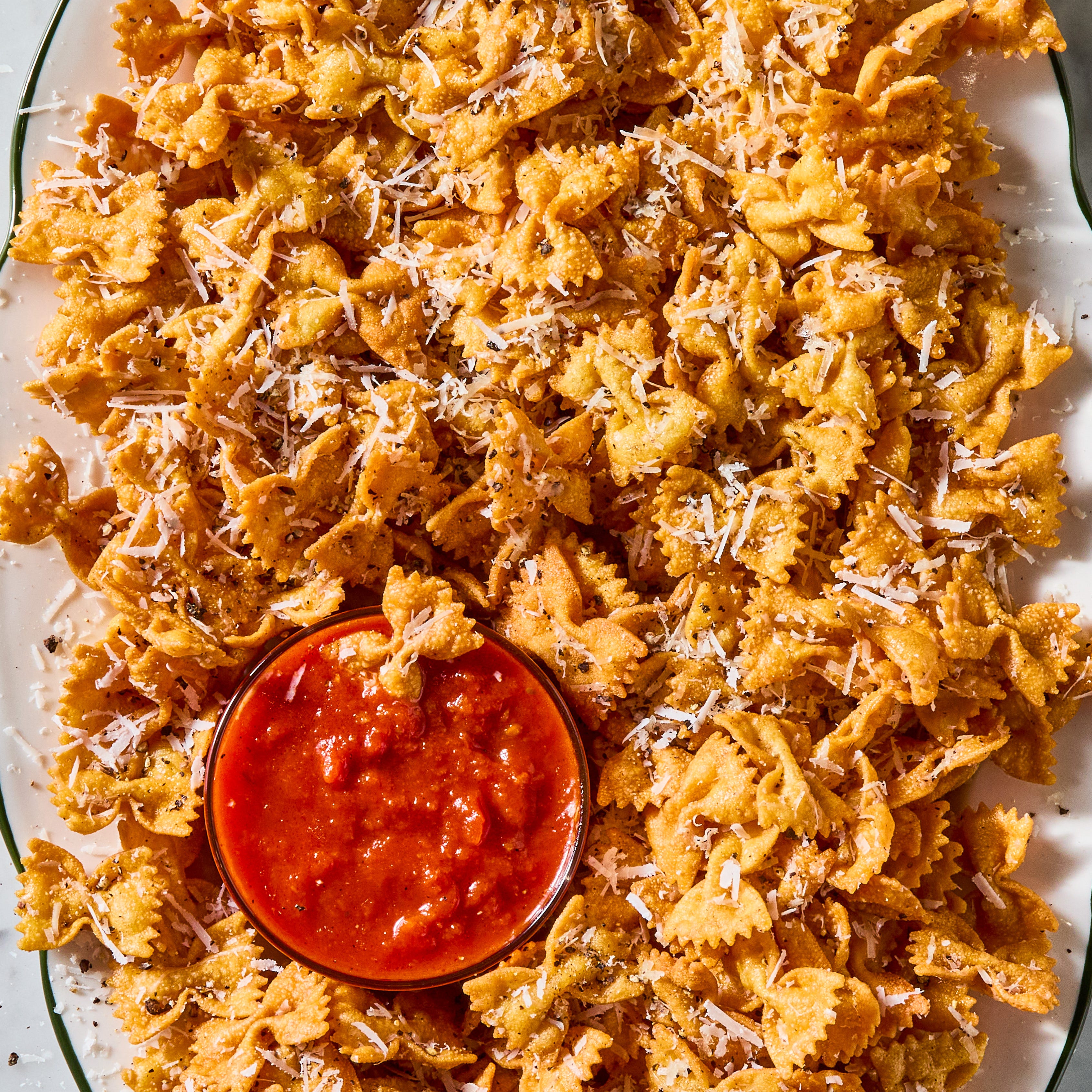 cacio e pepe highprotein pasta chips