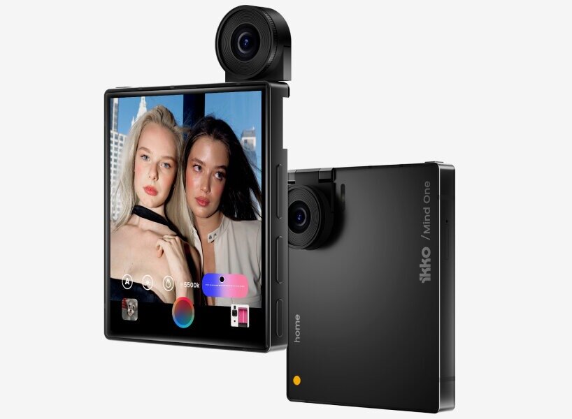 card-sized smartphone brings back tactile typing using case keyboard with power bank