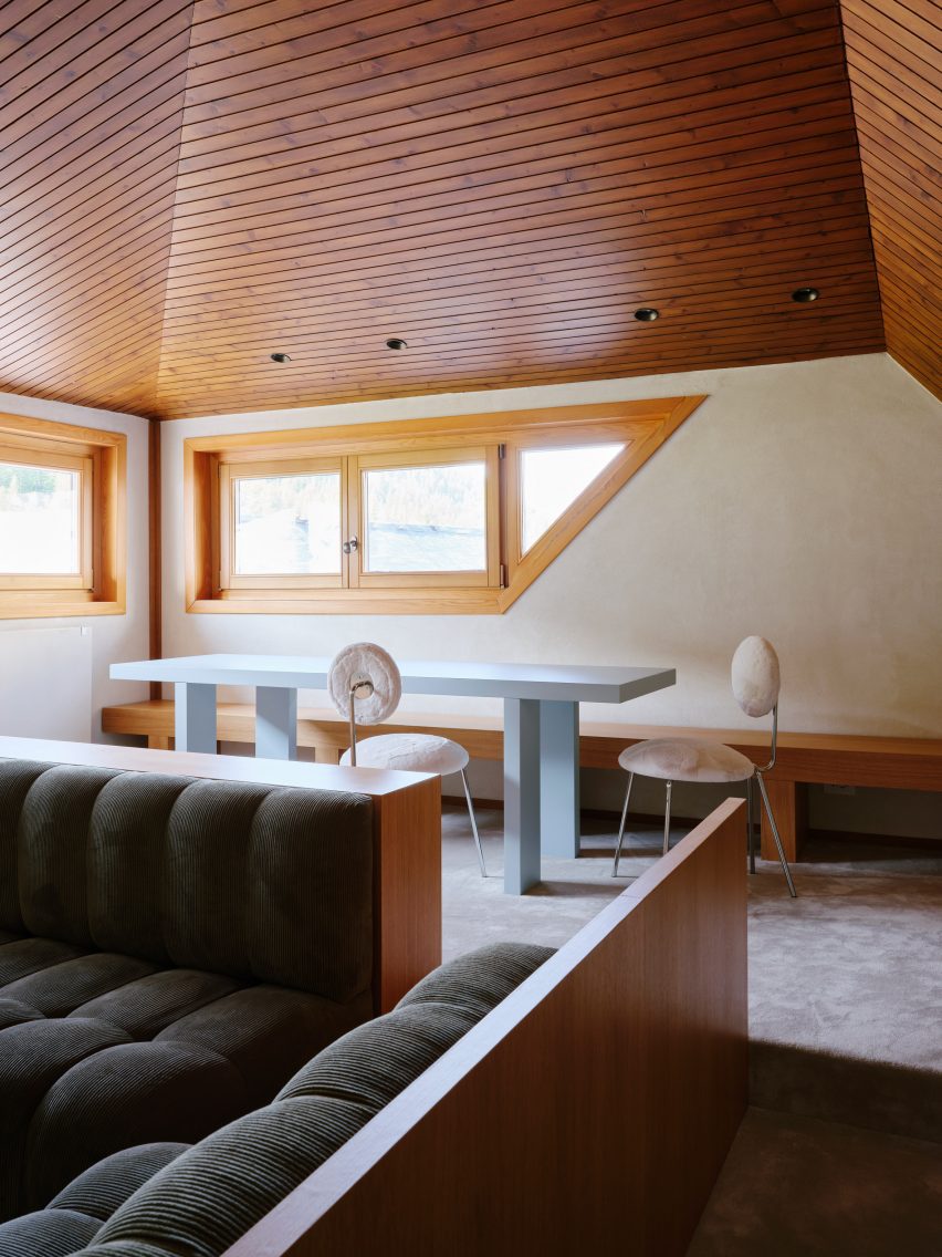 Windows in living room of Co.arch Studio apartment renovation in Mario Galvagni's Giomein