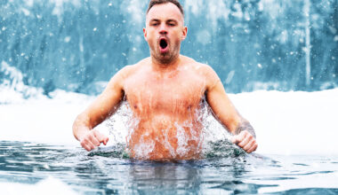 Detailed review explains the health benefits of cold water therapy