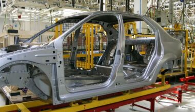 Assessing Toyota Motor (TSE:7203) Valuation After Record Annual Sales And Ongoing Global Leadership