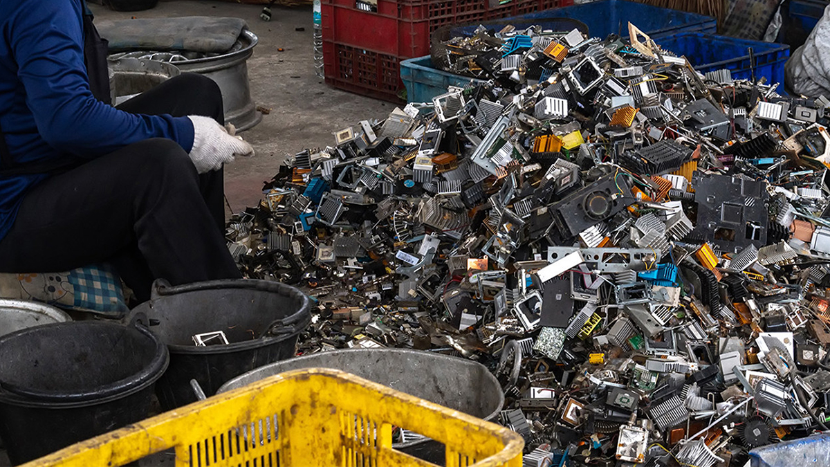 U startup tackles e-waste with degradable materials – @theU