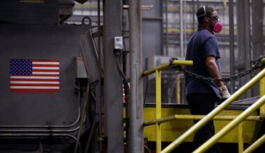 US Factory Malaise Continues as Gauge Drops to One-Year Low