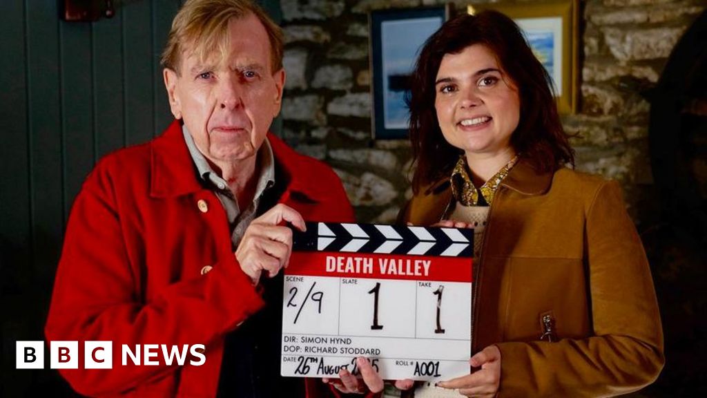 BBC vows to better reflect working-class audiences around UK - BBC