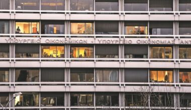 Primary budget surplus hits €8 billion, beating target