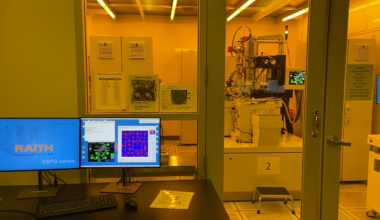 Stanford researchers develop ‘photonic skin’ that can camouflage like octopus