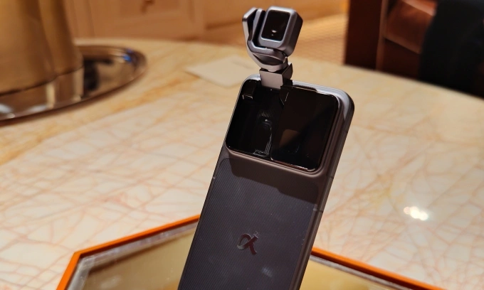 Robot phone set for China launch in March