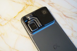 The Honor Robot Phone extending its camera gimbal