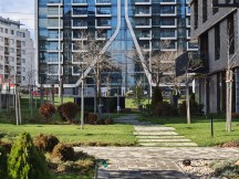 Daylight, telephoto cameras: Oppo Find X9 Pro (3x) - 70mm, f/2.1, ISO 160, 1/200s (4096x3072px) - Honor Magic8 Pro vs. Oppo Find X9 Pro vs. vivo X300 Pro