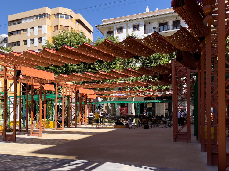 How Cities Design Public Life in the Shade - Image 20 of 20